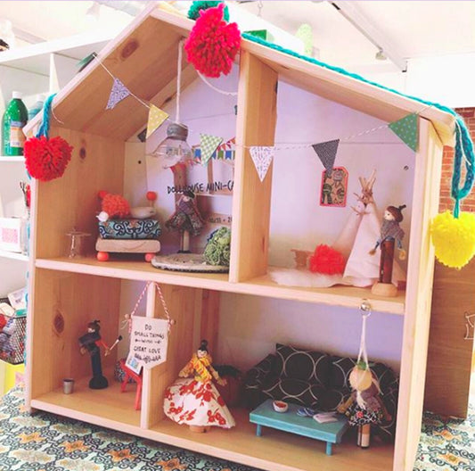 DOLLHOUSE CAMP // 31.8. - 4.9.2026